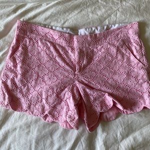 Size 12 gently used pink Lilly Pulitzer scallop edge shorts